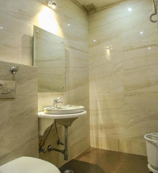 فندق Taj Heights