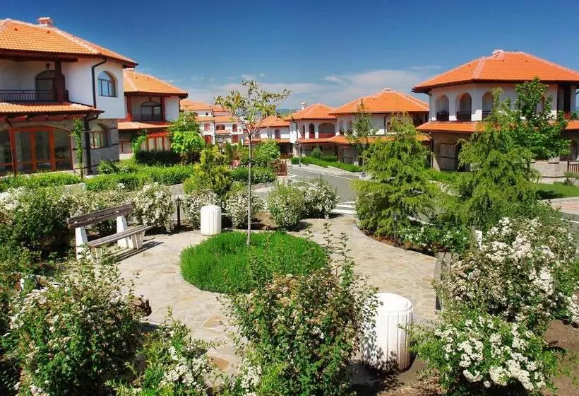 هتل The Vineyards Spa & Resort