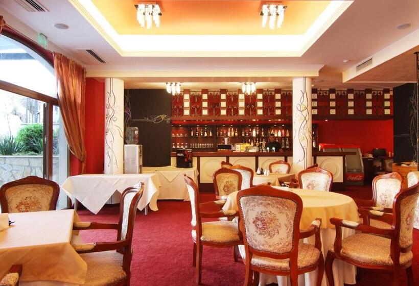 هتل The Vineyards Spa & Resort