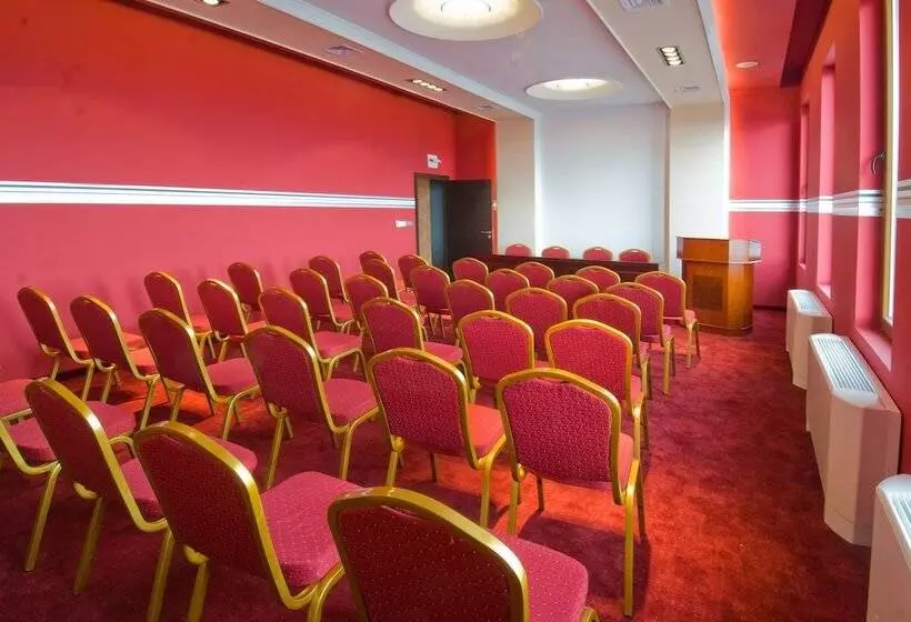 هتل The Vineyards Spa & Resort