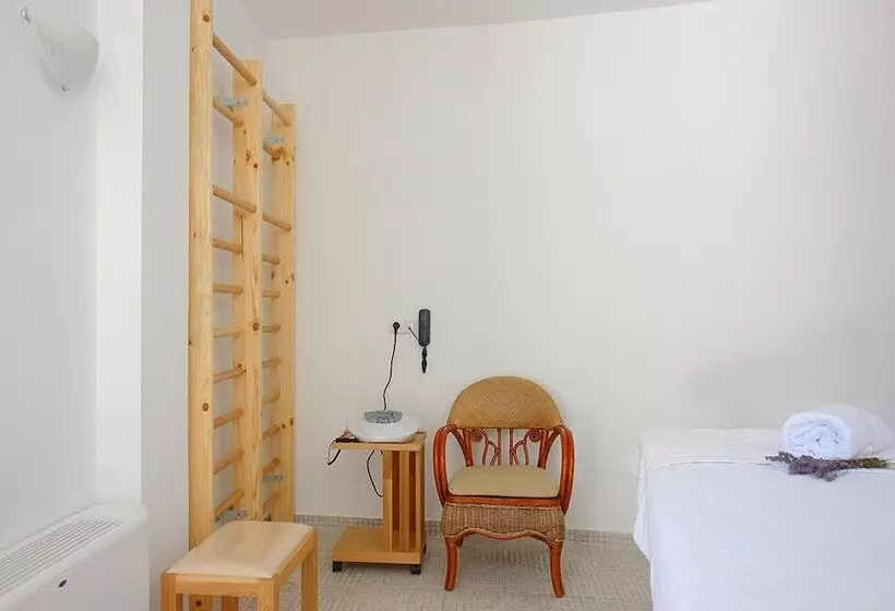 هتل The Vineyards Spa & Resort