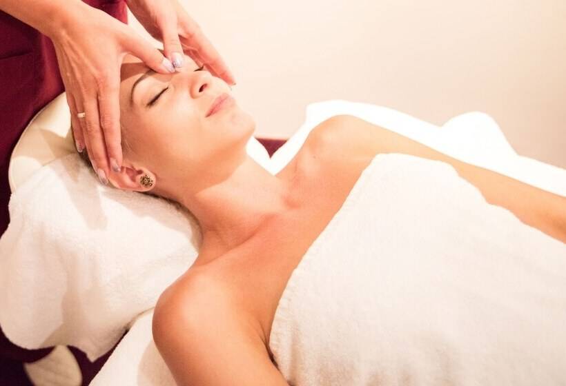 هتل The Vineyards Spa & Resort