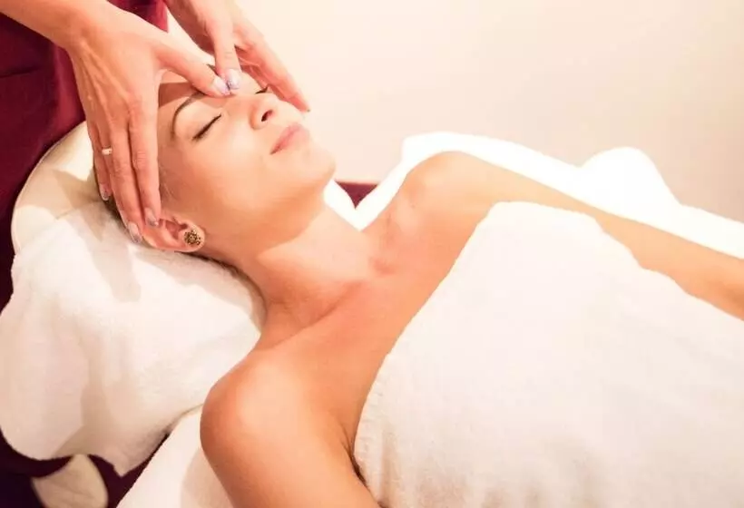 هتل The Vineyards Spa & Resort