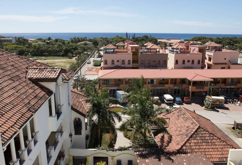 هتل West Bay Colonial