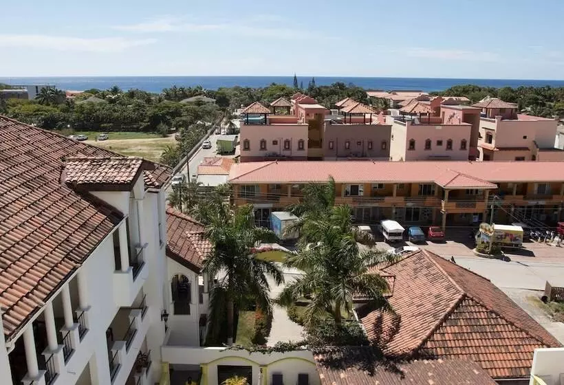 هتل West Bay Colonial