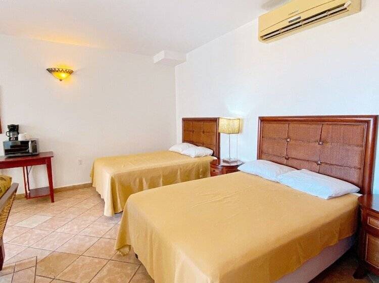 هتل West Bay Colonial