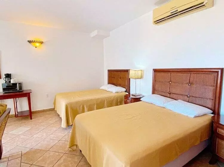 هتل West Bay Colonial