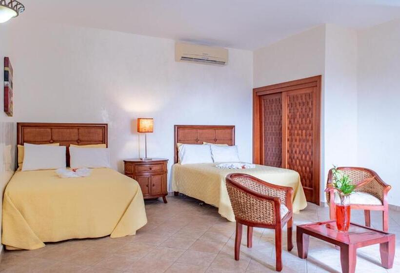 هتل West Bay Colonial