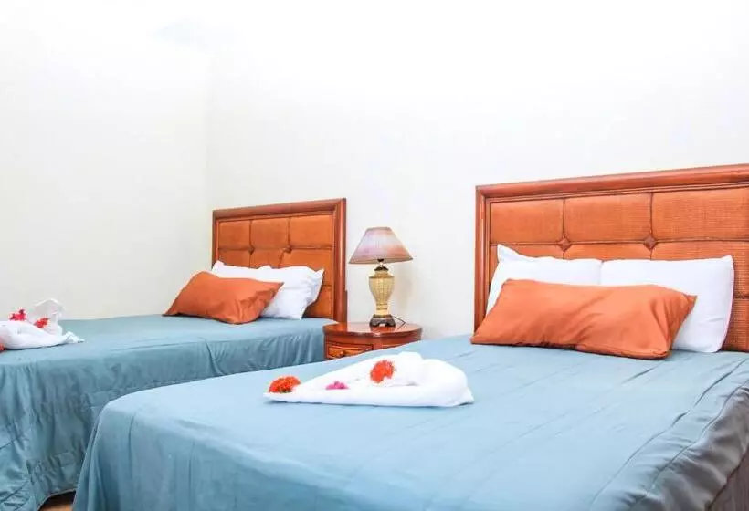 هتل West Bay Colonial