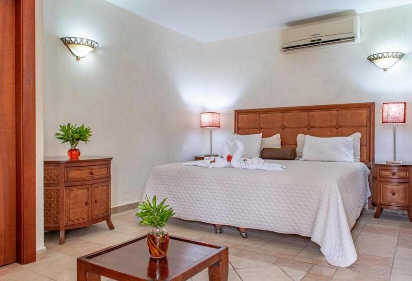 هتل West Bay Colonial