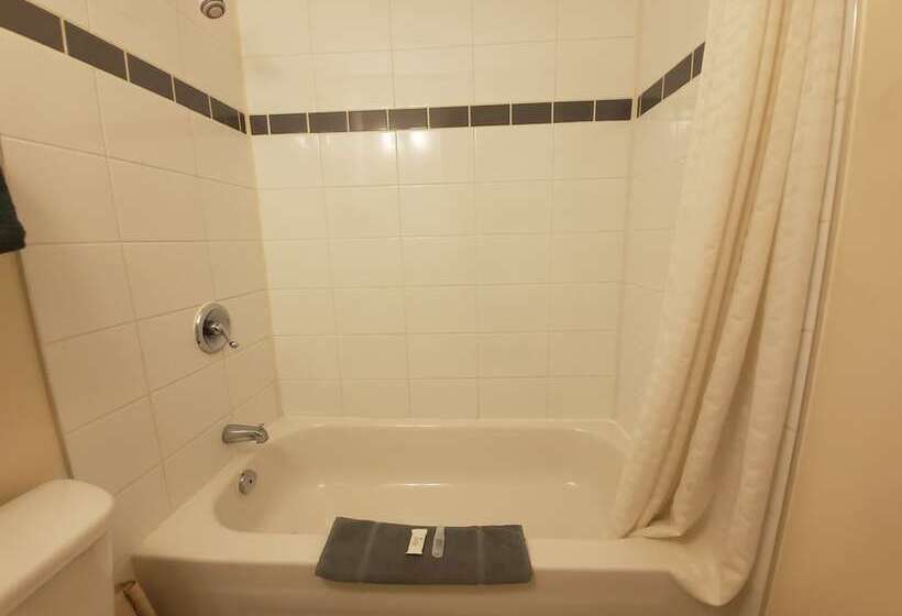 מוטל Battlefords Inn