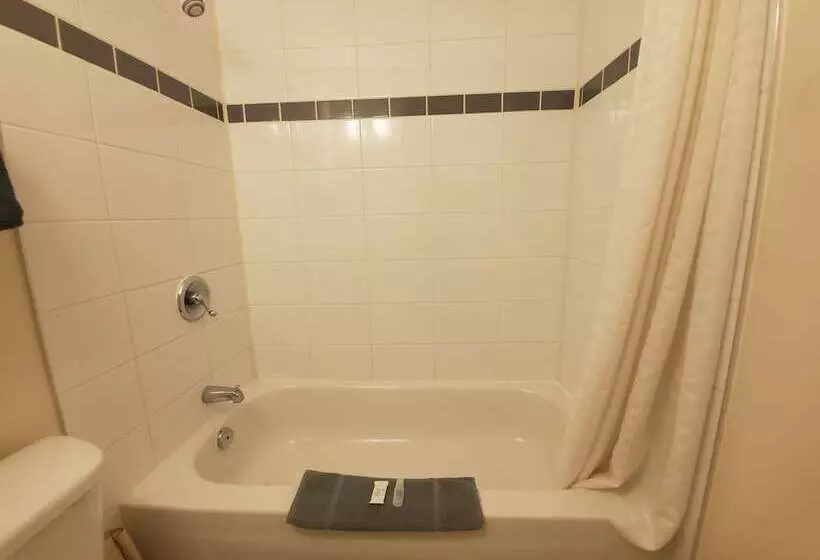 מוטל Battlefords Inn