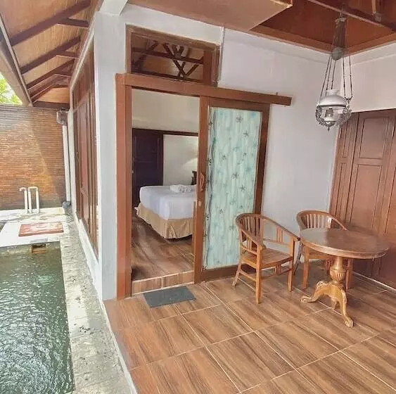 Chrome Hotel & Resort Solo