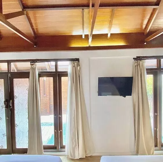 Chrome Hotel & Resort Solo