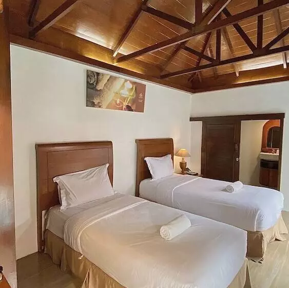 Chrome Hotel & Resort Solo