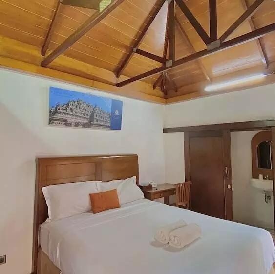 Chrome Hotel & Resort Solo