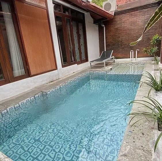 Chrome Hotel & Resort Solo