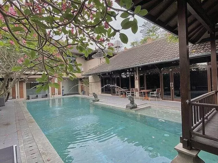 Chrome Hotel & Resort Solo