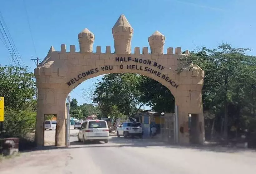 تختخواب و صبحانه Victoria S Place