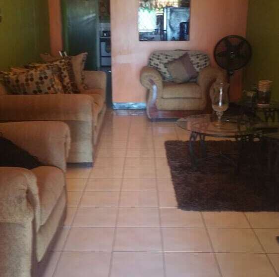 تختخواب و صبحانه Victoria S Place