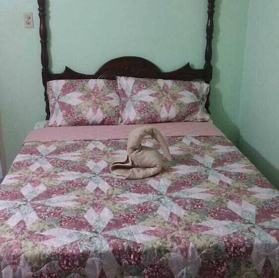 تختخواب و صبحانه Victoria S Place