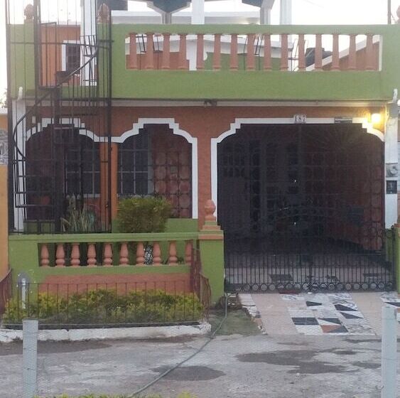 تختخواب و صبحانه Victoria S Place