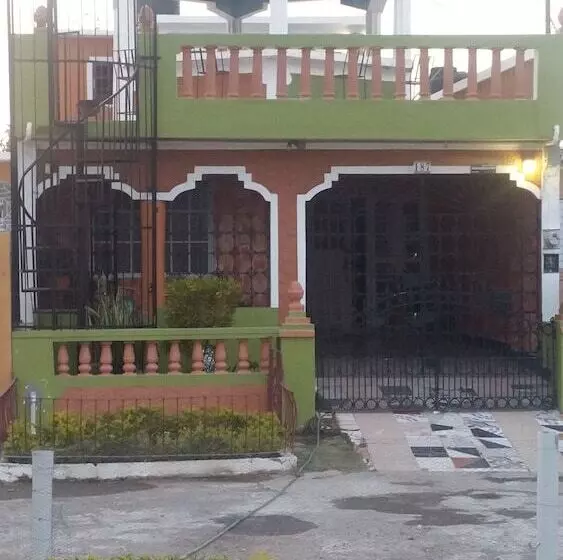 تختخواب و صبحانه Victoria S Place