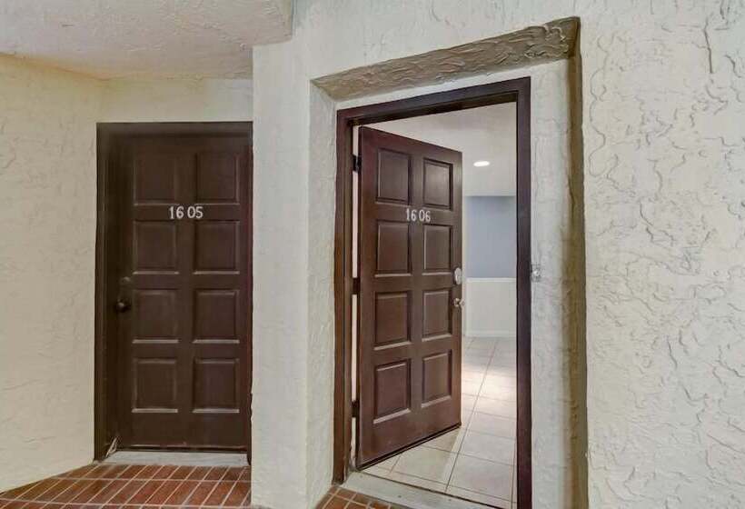 Отель 1606 Sea Dunes