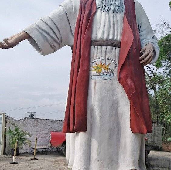 هتل El Arca De Noe Cali Cristo Rey