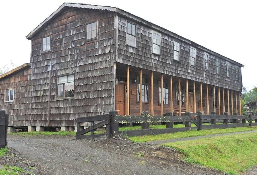 هتل La Casona Puelo Lodge