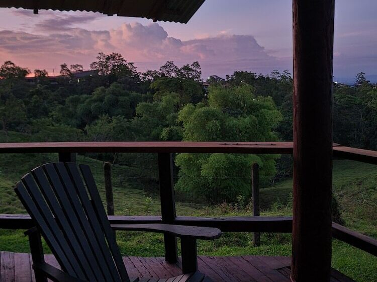 בית מלון כפרי Los Gallitos Eco Lodge