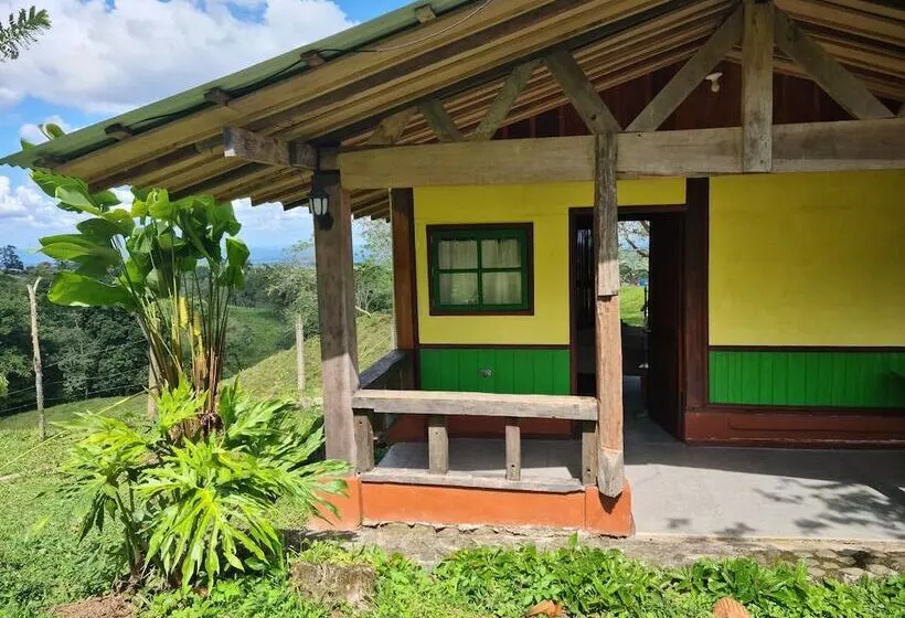 Hotelli Los Gallitos Eco Lodge