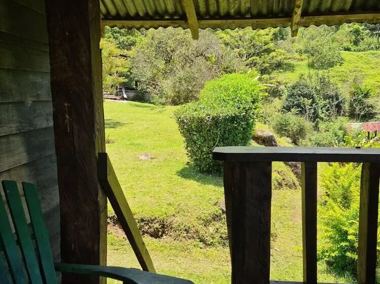 Hotelli Los Gallitos Eco Lodge