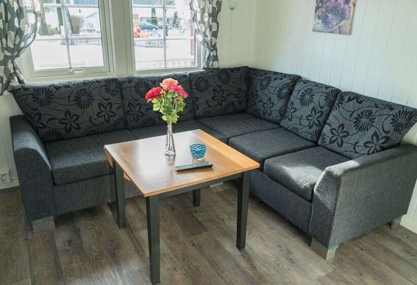 בית מלון כפרי Steinvik Camping