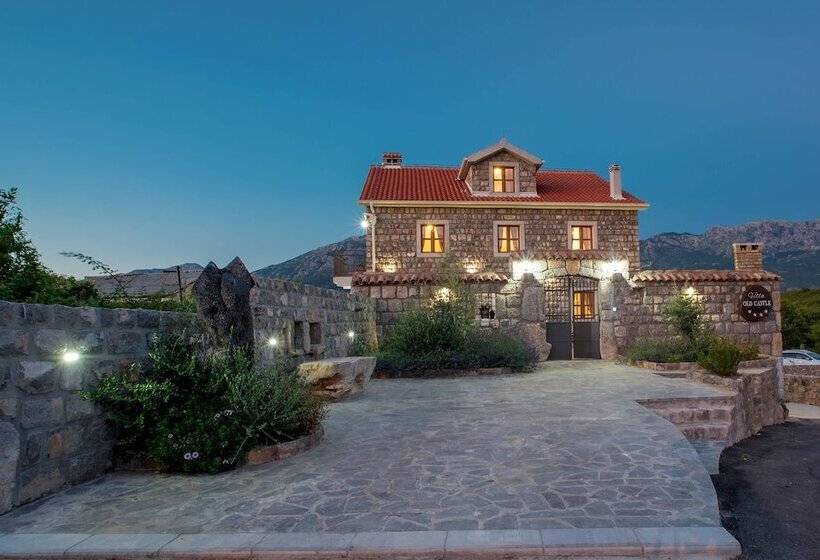 هتل Villa Old Castle