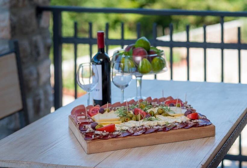 هتل Villa Old Castle