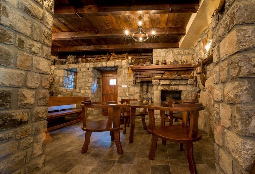 هتل Villa Old Castle