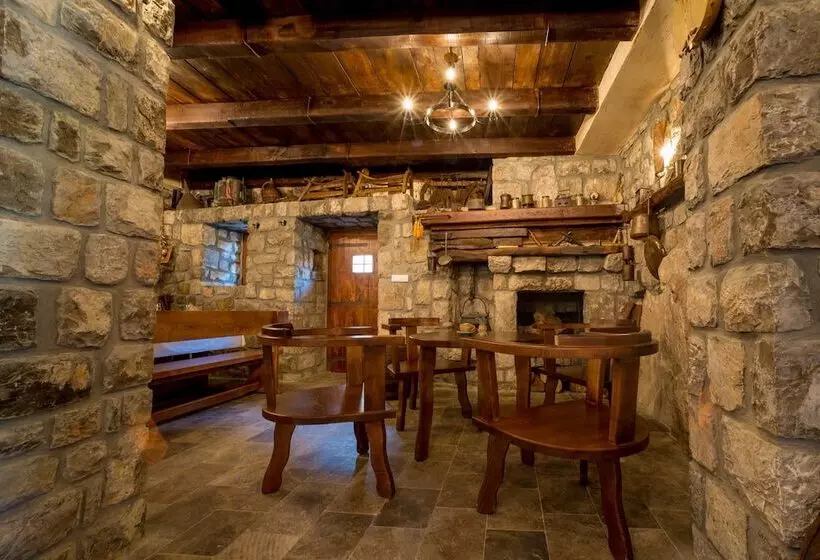 هتل Villa Old Castle