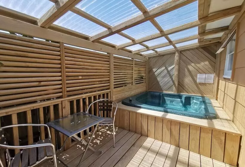 Parakai Geothermal Motel