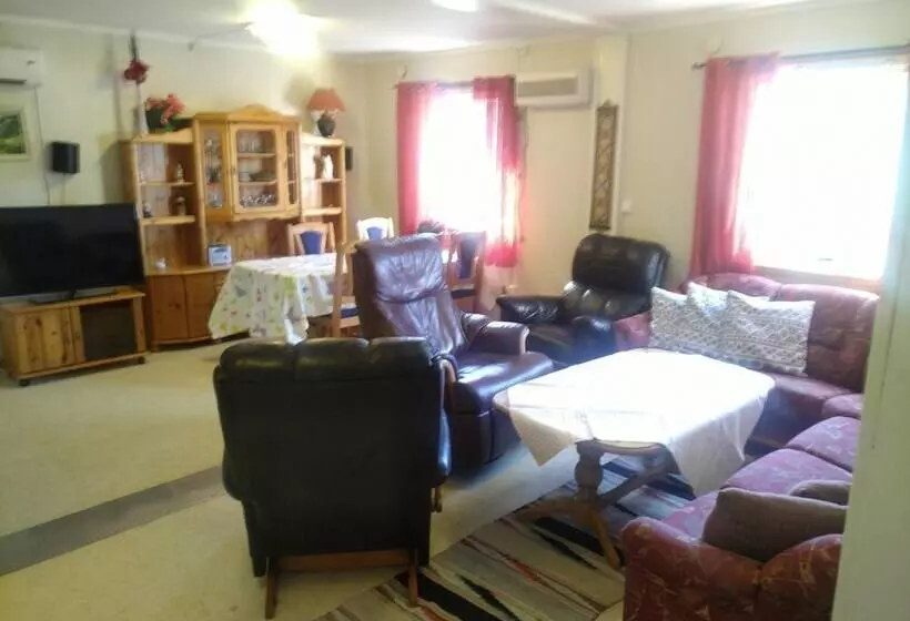 Majatalo Holandsvika Bomiljø