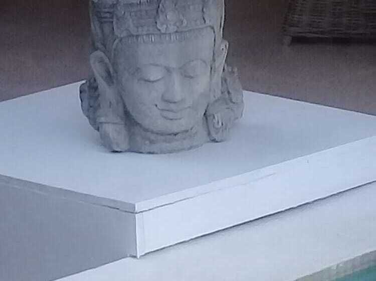 تختخواب و صبحانه Sombré Di Kabana