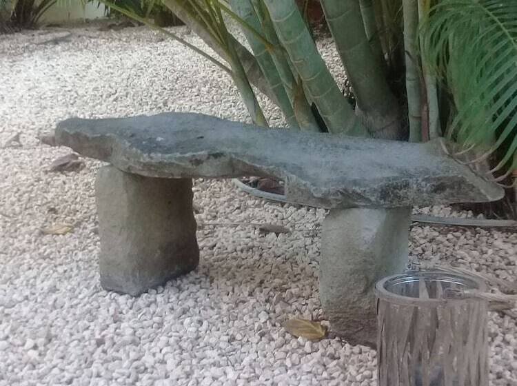 تختخواب و صبحانه Sombré Di Kabana