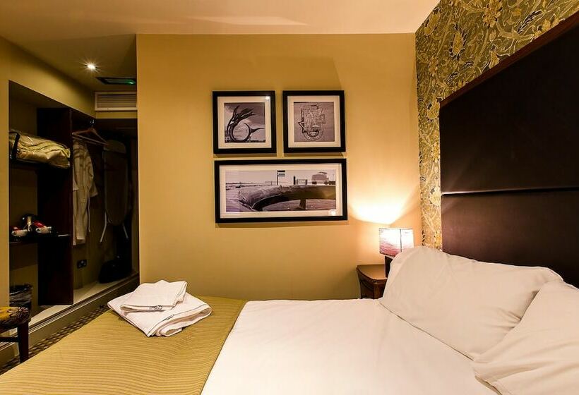 客栈  The Maltsters Arms