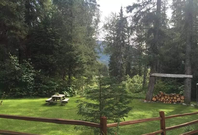 Hotelli Carriage House Accommodations