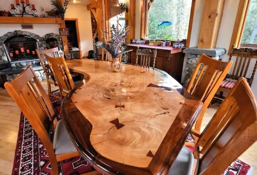 Hotelli Carriage House Accommodations