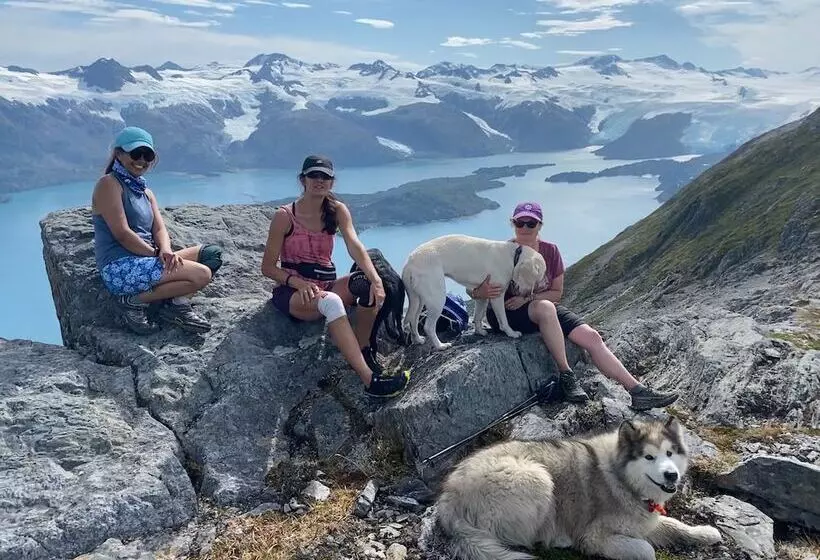 Hotelli Carriage House Accommodations