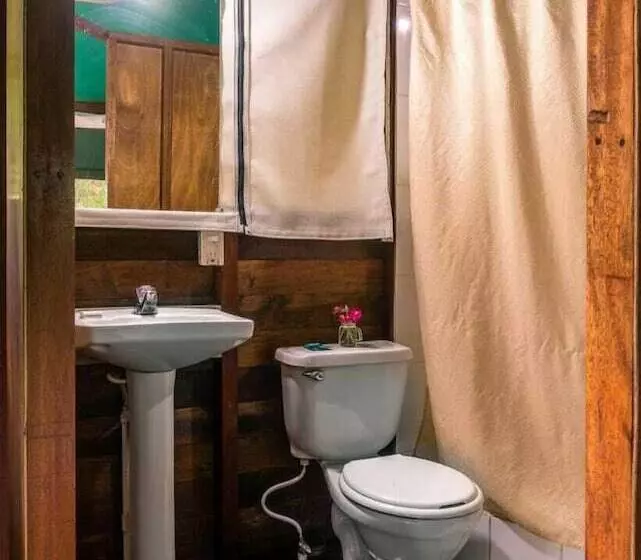 هتل Chaltunha Hostel Flores Island