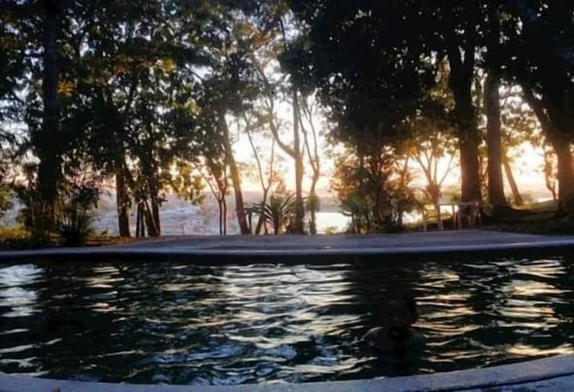 هتل Chaltunha Hostel Flores Island