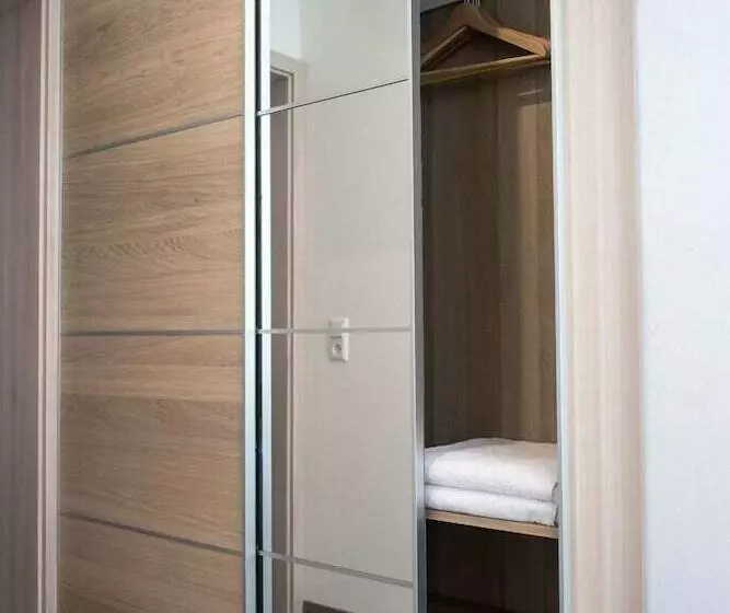 Hotelli Haus Am Berg