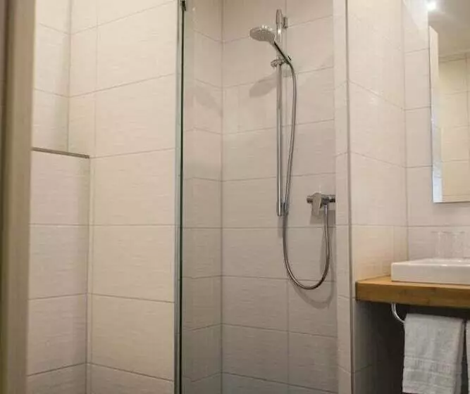 Hotelli Haus Am Berg